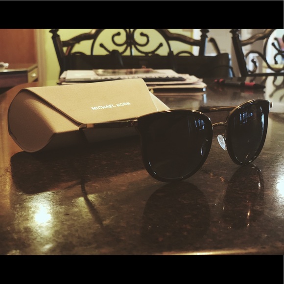 Michael Kors Polarized Sunglasses , MK 1010 54 - Picture 5 of 6